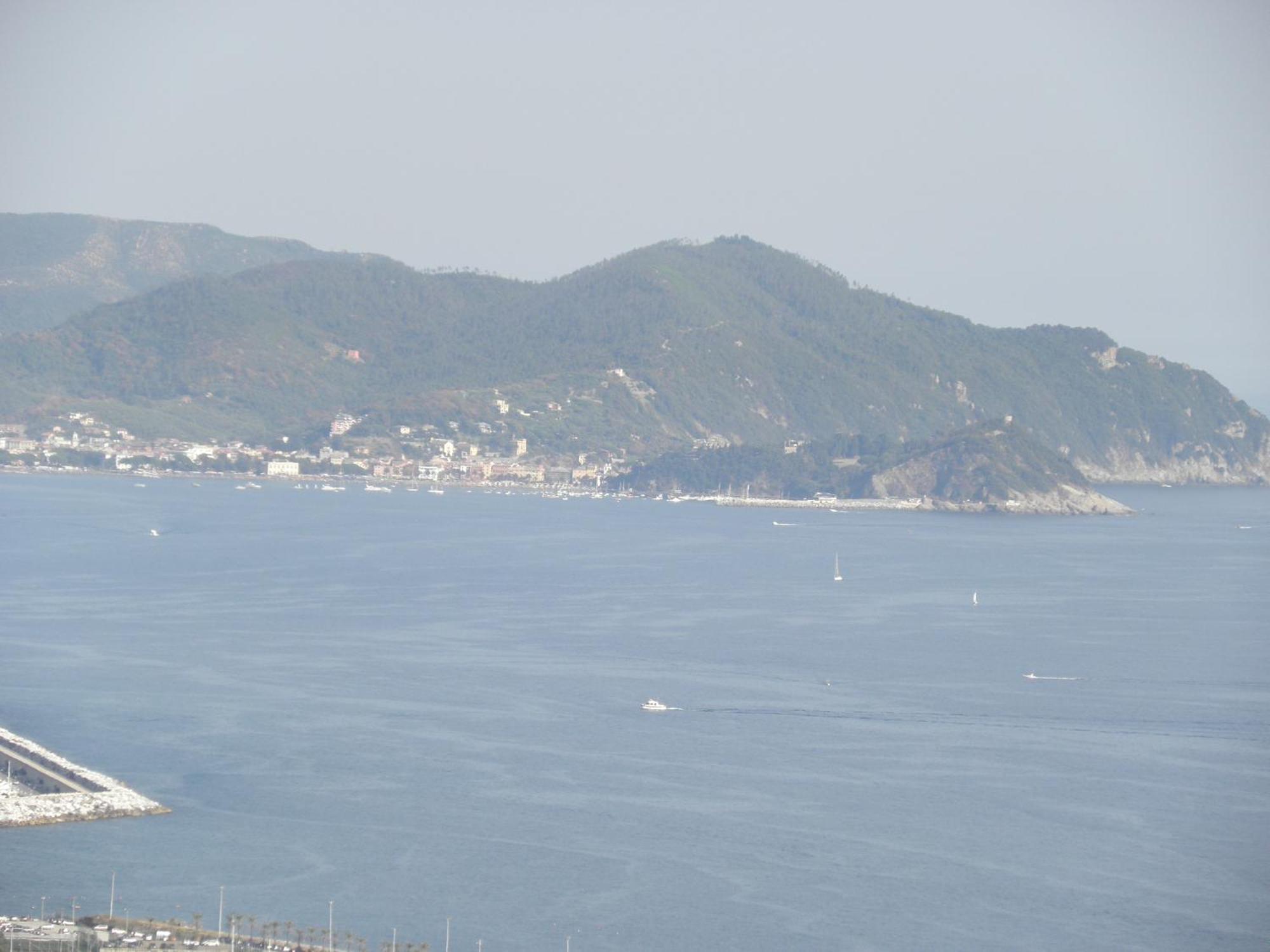B&B La Terrazza Sui Fieschi Cogorno Bagian luar foto
